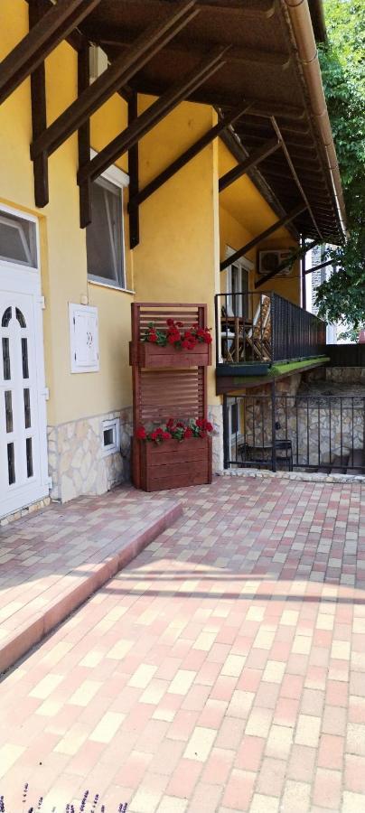 Levendula Apartmanhaz Hajdúszoboszló Екстериор снимка