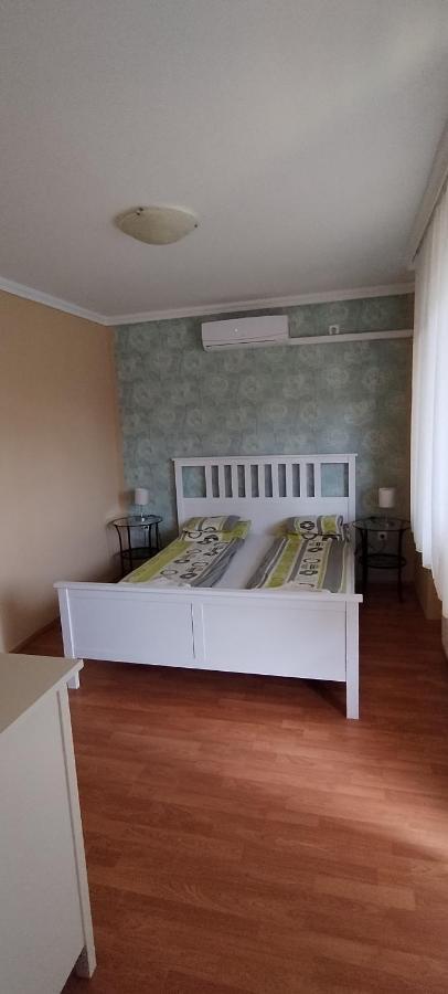 Levendula Apartmanhaz Hajdúszoboszló Екстериор снимка