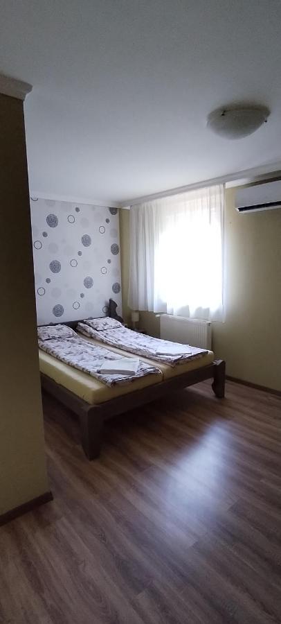 Levendula Apartmanhaz Hajdúszoboszló Екстериор снимка