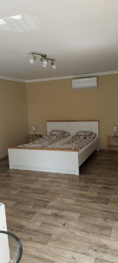 Levendula Apartmanhaz Hajdúszoboszló Екстериор снимка
