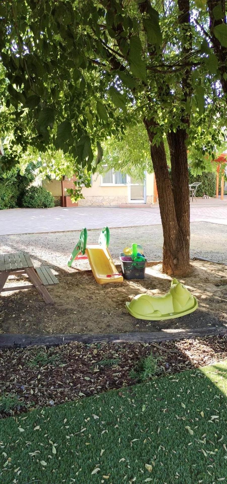 Levendula Apartmanhaz Hajdúszoboszló Екстериор снимка